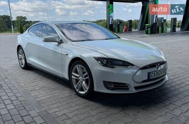 Лифтбек Tesla Model S 2015 в Бершади