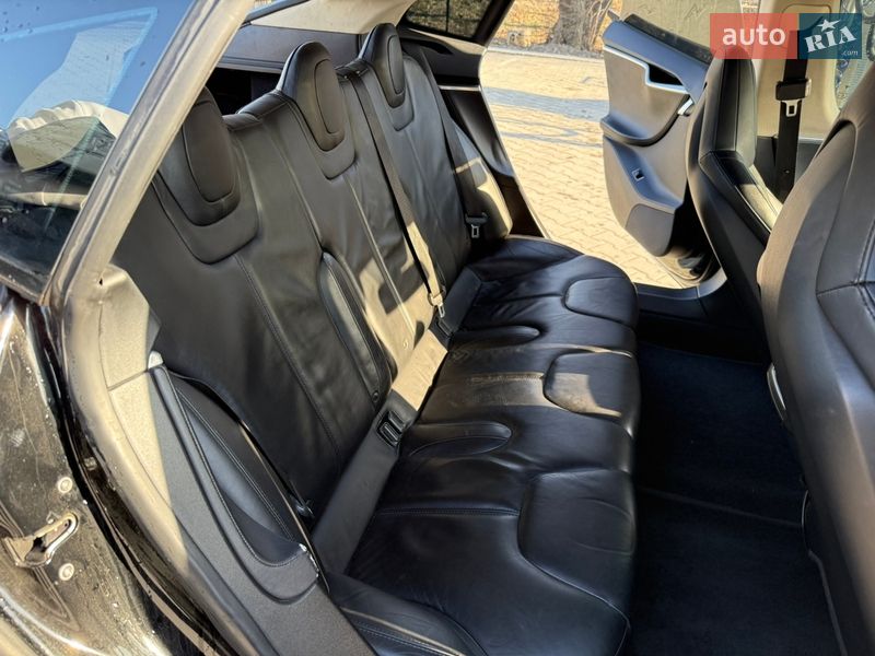 Лифтбек Tesla Model S 2013 в Львове