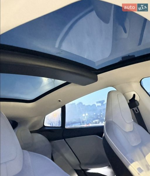 Ліфтбек Tesla Model S 2014 в Києві