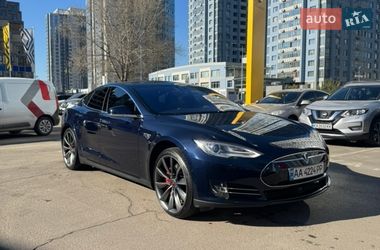 Ліфтбек Tesla Model S 2015 в Києві