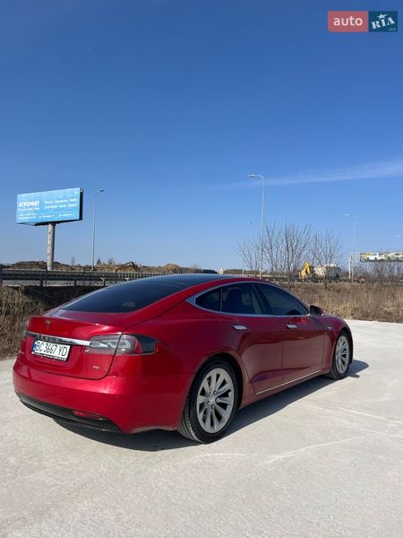 Лифтбек Tesla Model S 2016 в Львове