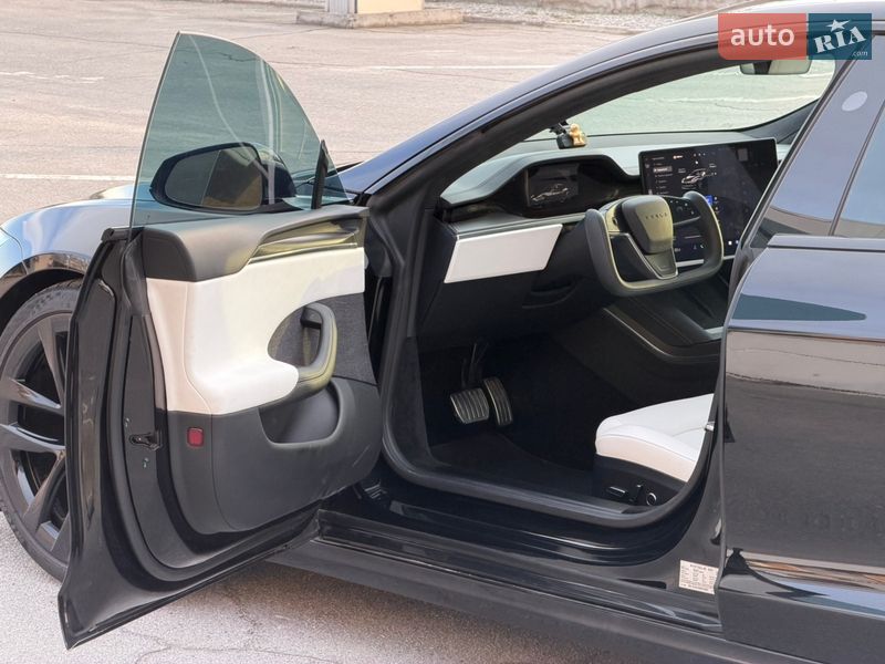 Ліфтбек Tesla Model S 2024 в Запоріжжі