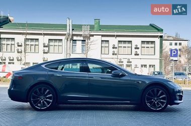 Лифтбек Tesla Model S 2020 в Одессе