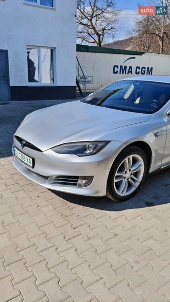 Лифтбек Tesla Model S 2014 в Глыбокой