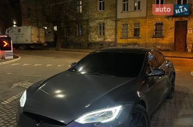 Ліфтбек Tesla Model S 2013 в Львові