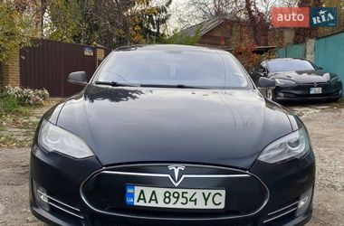 Лифтбек Tesla Model S 2014 в Киеве