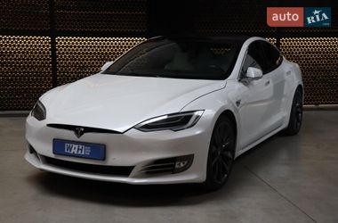 Лифтбек Tesla Model S 2017 в Луцке