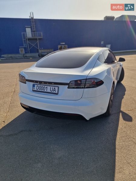 Лифтбек Tesla Model S 2023 в Одессе