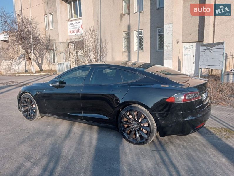 Ліфтбек Tesla Model S 2014 в Шепетівці