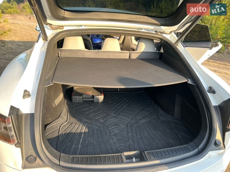 Лифтбек Tesla Model S 2015 в Луцке фото 12 Лифтбек Tesla Model S 2015 в Луцке