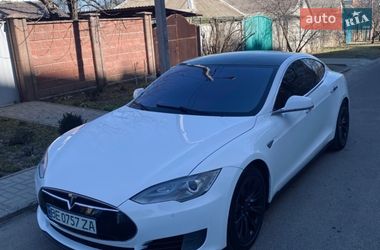 Лифтбек Tesla Model S 2016 в Николаеве