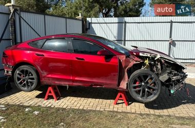 Лифтбек Tesla Model S 2023 в Киеве