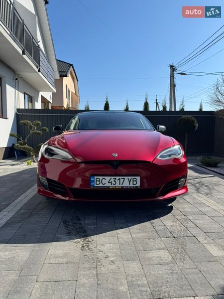 Лифтбек Tesla Model S 2019 в Львове
