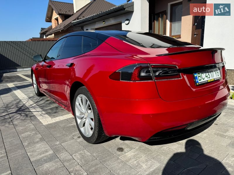 Лифтбек Tesla Model S 2019 в Львове