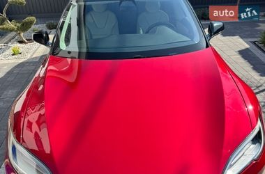 Лифтбек Tesla Model S 2019 в Львове