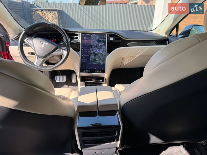 Лифтбек Tesla Model S 2019 в Львове