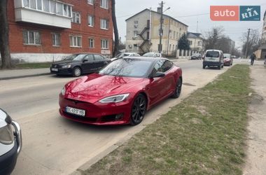 Лифтбек Tesla Model S 2019 в Львове