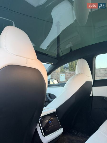 Лифтбек Tesla Model S 2022 в Тернополе