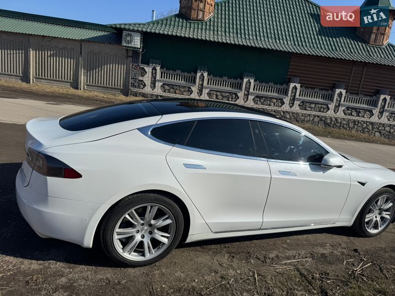 Ліфтбек Tesla Model S 2020 в Києві