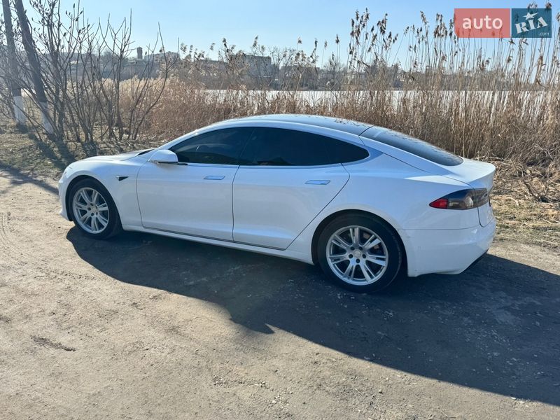 Ліфтбек Tesla Model S 2020 в Києві