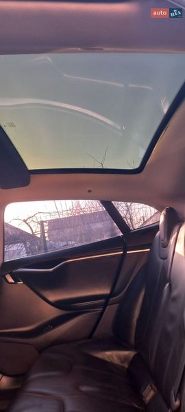 Лифтбек Tesla Model S 2014 в Умани