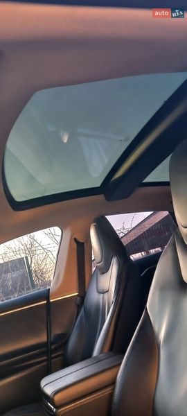 Лифтбек Tesla Model S 2014 в Умани