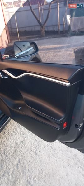 Лифтбек Tesla Model S 2014 в Умани