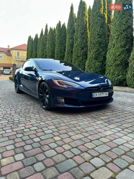 Ліфтбек Tesla Model S 2016 в Рівному