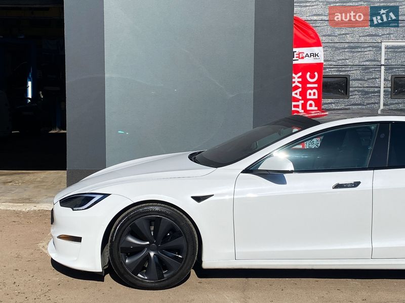 Лифтбек Tesla Model S 2022 в Киеве