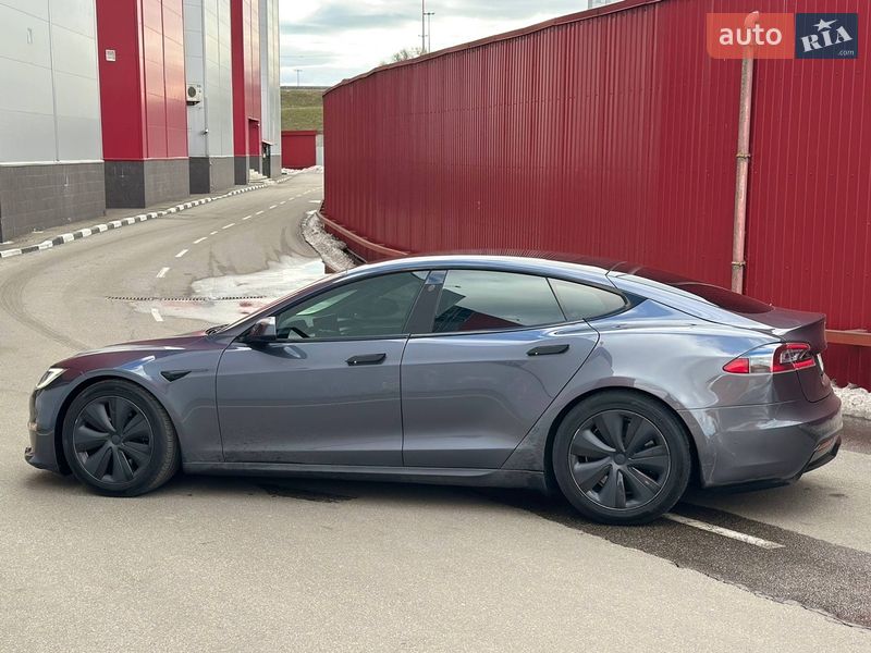 Лифтбек Tesla Model S 2022 в Киеве