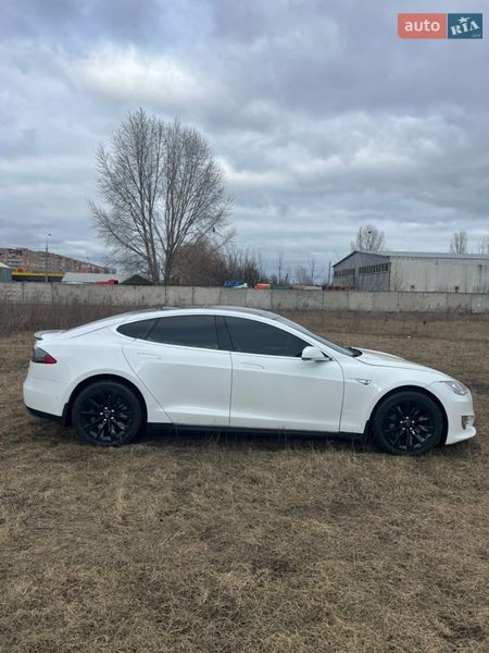 Лифтбек Tesla Model S 2015 в Черкассах