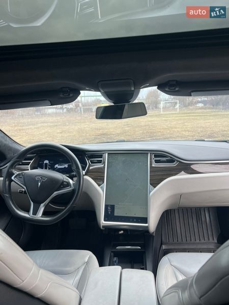 Лифтбек Tesla Model S 2015 в Черкассах