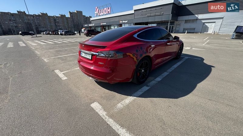 Ліфтбек Tesla Model S 2015 в Києві