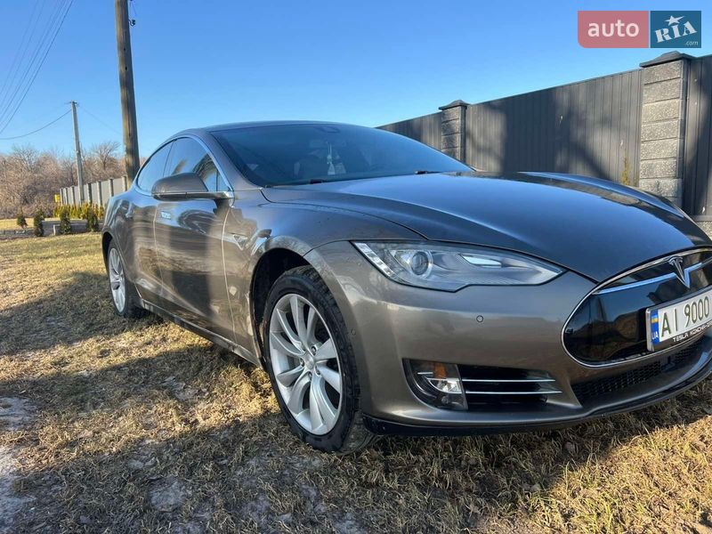 Лифтбек Tesla Model S 2015 в Броварах