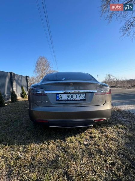Лифтбек Tesla Model S 2015 в Броварах