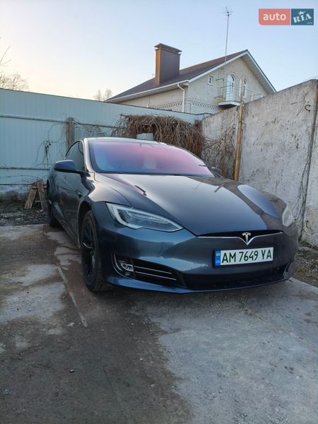 Лифтбек Tesla Model S 2017 в Житомире фото 15 Лифтбек Tesla Model S 2017 в Житомире