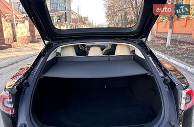 Лифтбек Tesla Model S 2015 в Киеве
