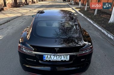 Лифтбек Tesla Model S 2015 в Киеве