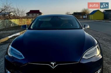 Ліфтбек Tesla Model S 2016 в Вінниці