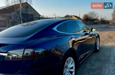 Лифтбек Tesla Model S 2016 в Виннице