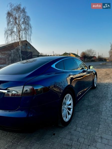 Ліфтбек Tesla Model S 2016 в Вінниці