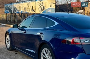 Лифтбек Tesla Model S 2016 в Виннице