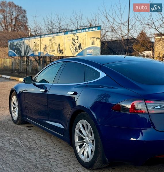 Ліфтбек Tesla Model S 2016 в Вінниці