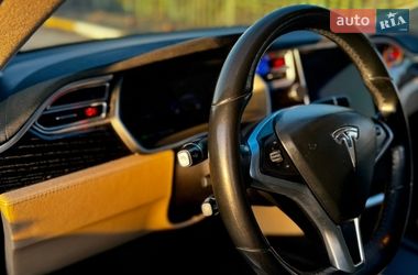 Лифтбек Tesla Model S 2016 в Виннице