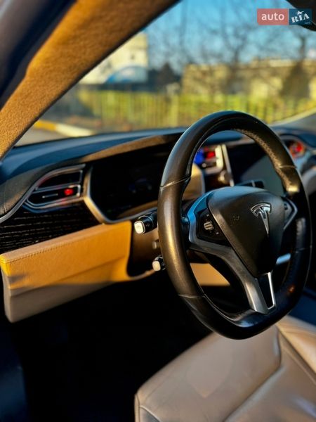 Ліфтбек Tesla Model S 2016 в Вінниці