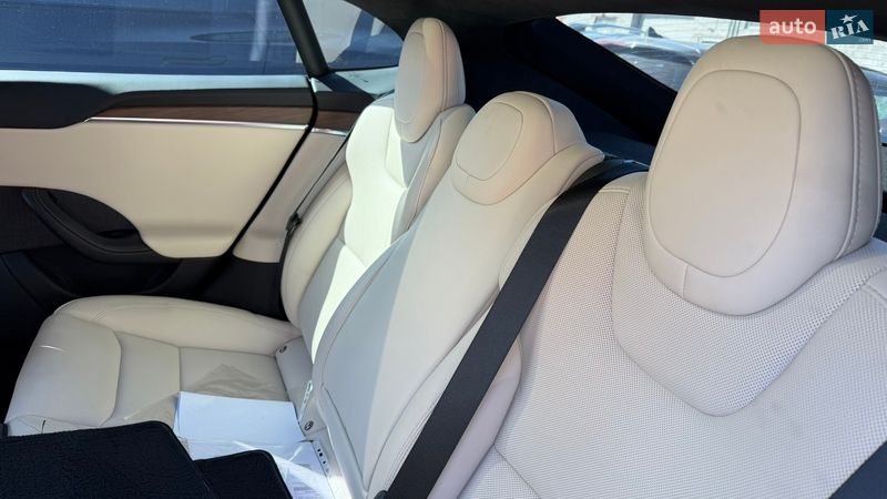 Лифтбек Tesla Model S 2021 в Львове