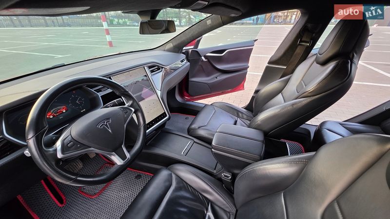 Ліфтбек Tesla Model S 2017 в Одесі