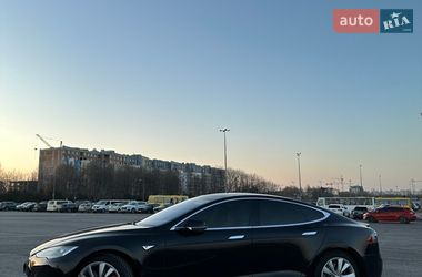 Лифтбек Tesla Model S 2014 в Львове