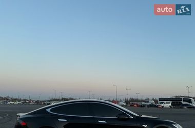 Лифтбек Tesla Model S 2014 в Львове