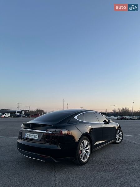 Лифтбек Tesla Model S 2014 в Львове